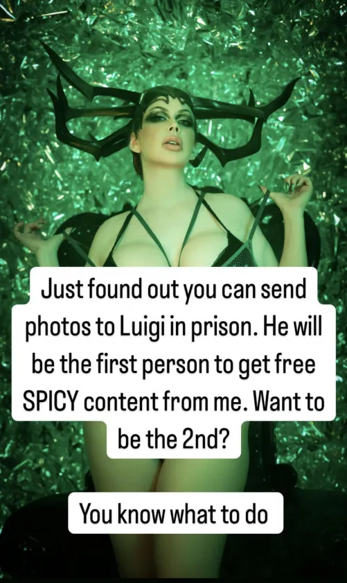 She isn’t just the perfect fucktoy she is also based asf. 🥵