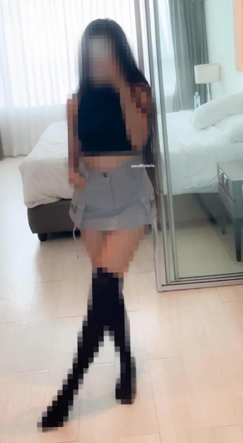 uncensored skirt is enough for betas, yeah? 🖤