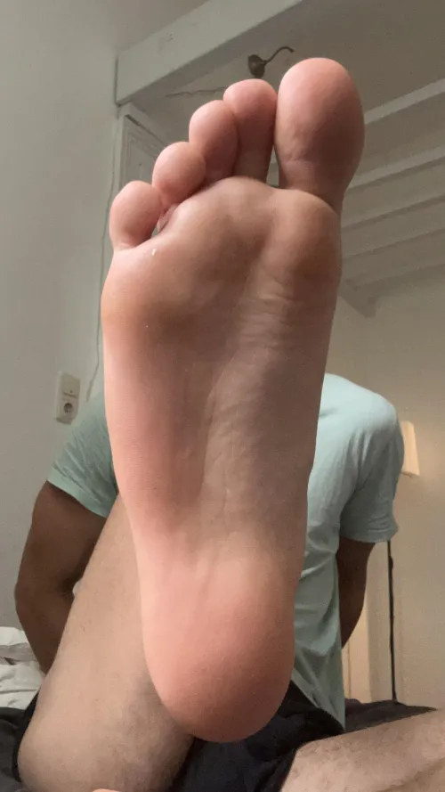 Wanna suck on my sole?