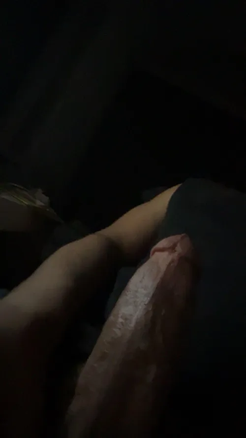 Who wants a 6ft3 Arab bull cock Dm me if ur ass thick asf