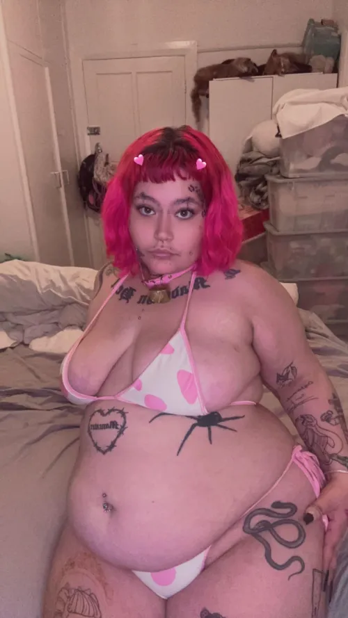 would you feed this cow? 🩷