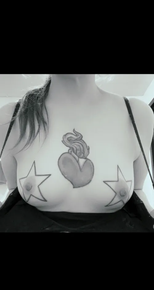 Boredom means boobies 🤣🤣