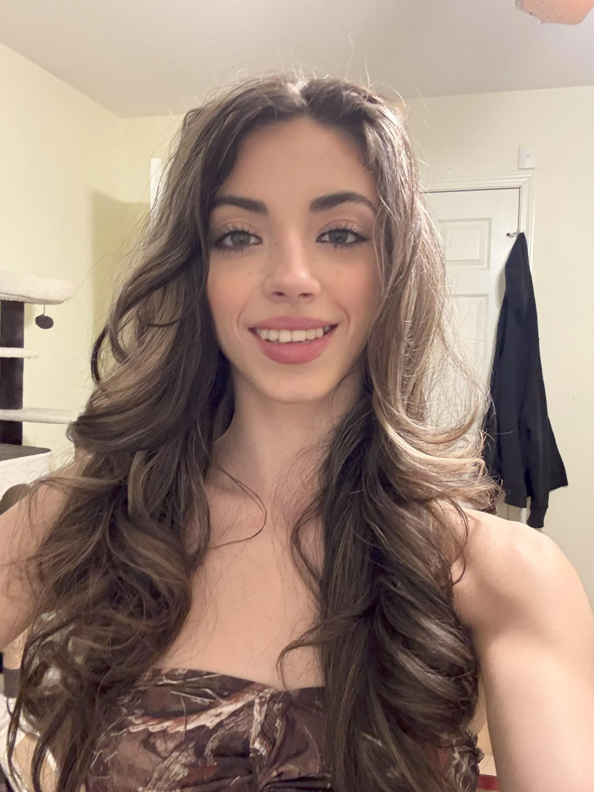 Do you like my smile, can I be your perfect wife?