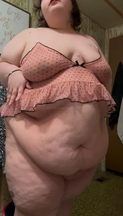 i bet i could make you weak at the knees darling😌