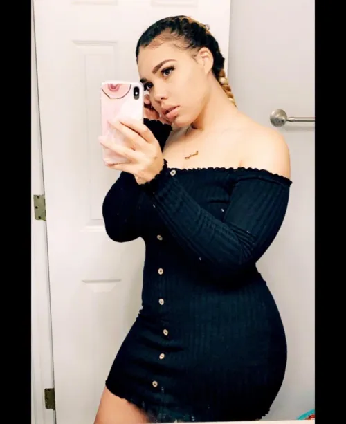 I need homegirls in the northeast 😩😩 just recently moved back to El Paso.