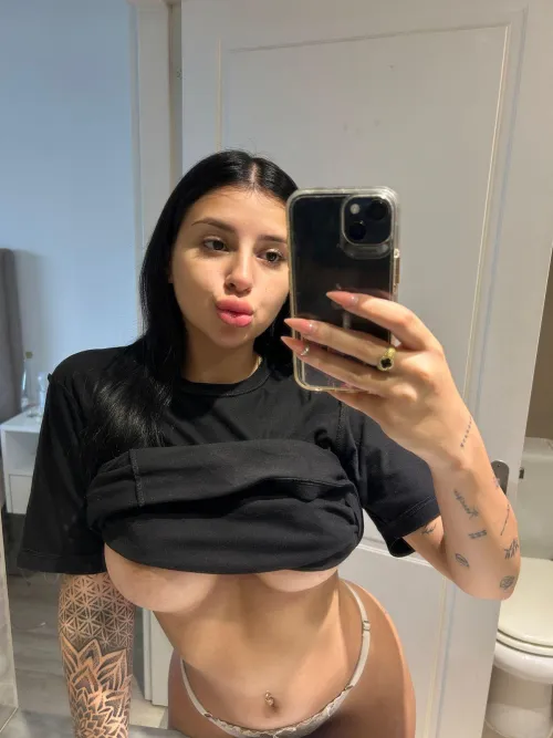 Just woke up to an amazing doll body