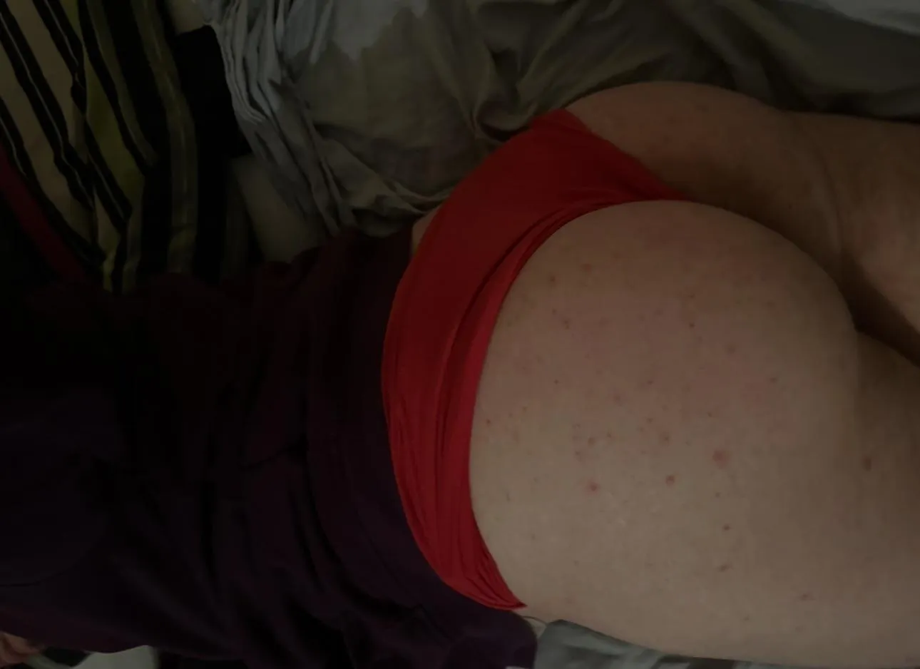 M28 bin auf der Suche nach einem Herren oder einer Herrin die mich unerfahren Sub erziehen würden