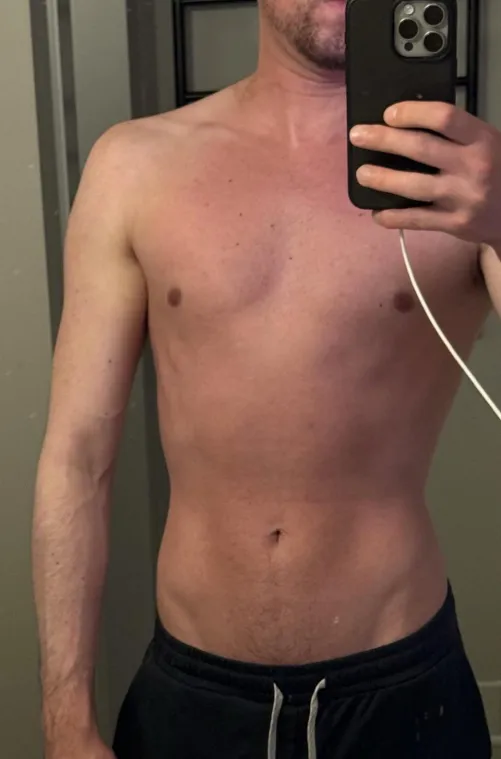 31M, 5’10, #140. Bored/hosting in Franklin. Hang out/jerk/movie? Please be masc/str8 acting/conservative. My age or older preferred. Dad bods, smaller cocks, and quick shooters to the front - but not required. Will want to swap face pics before meeting