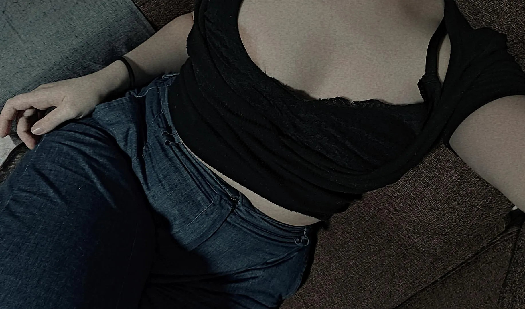 A little lower? 🖤🖤