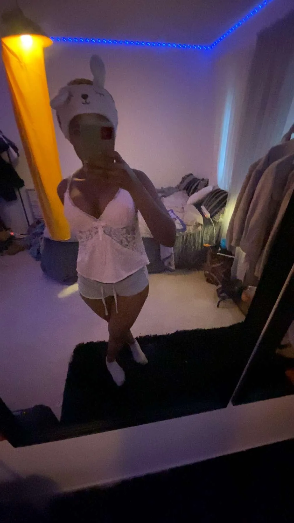 Bidra med ett ❤️ så får du något 🔞 i chatten;)