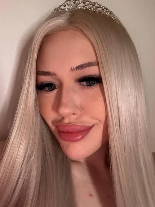 Glossed up and ready to ruin someone's focus.