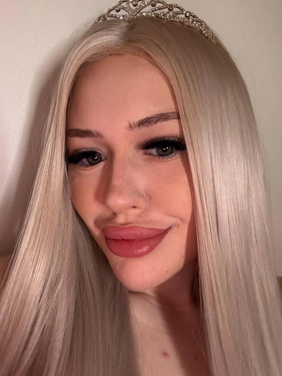 Glossed up and ready to ruin someone's focus.