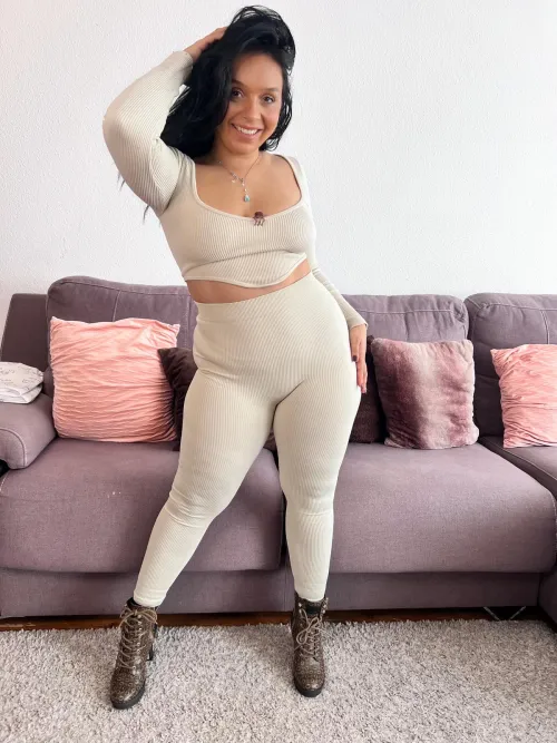 ⭐️I cannot stay at home with only one a week❤️❤️