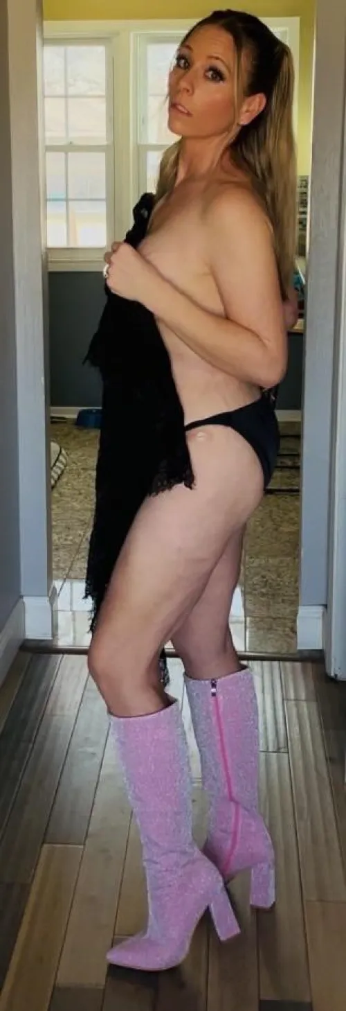 I love walking around almost nude now 😈