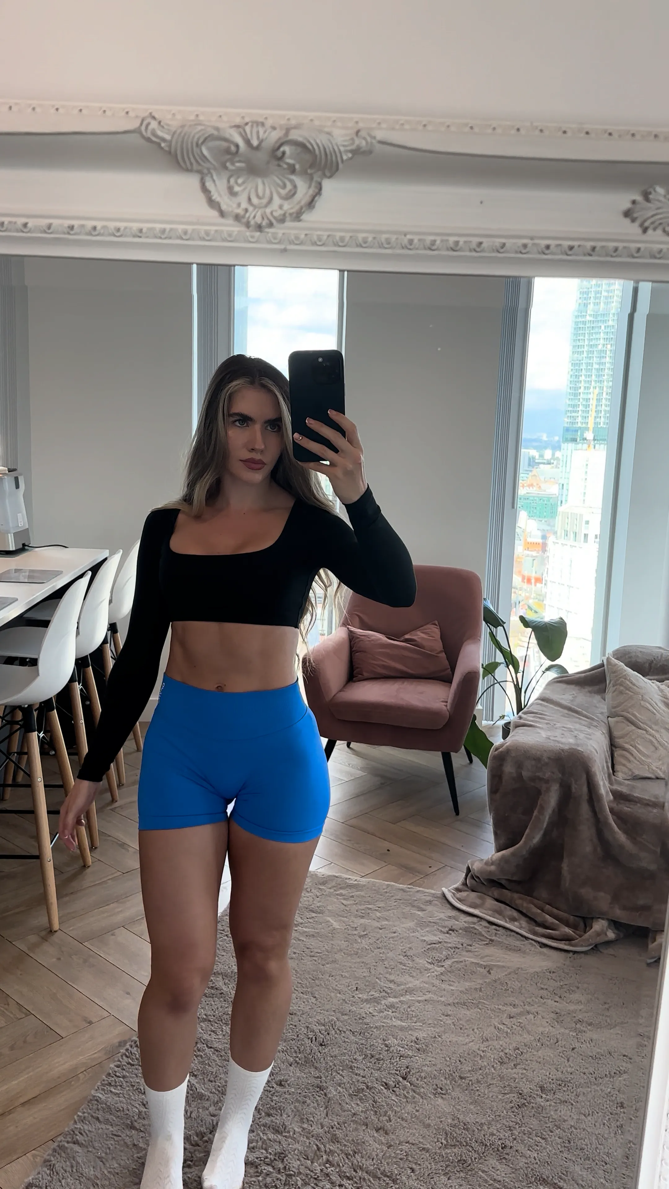 Just got back from the gym! What do u think of my outfit?