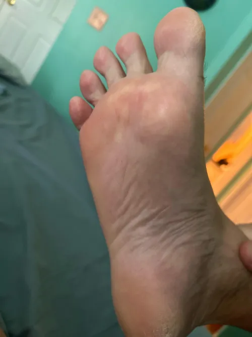 Please dont… tickle my .. feeeeeet….. sc: cvn171