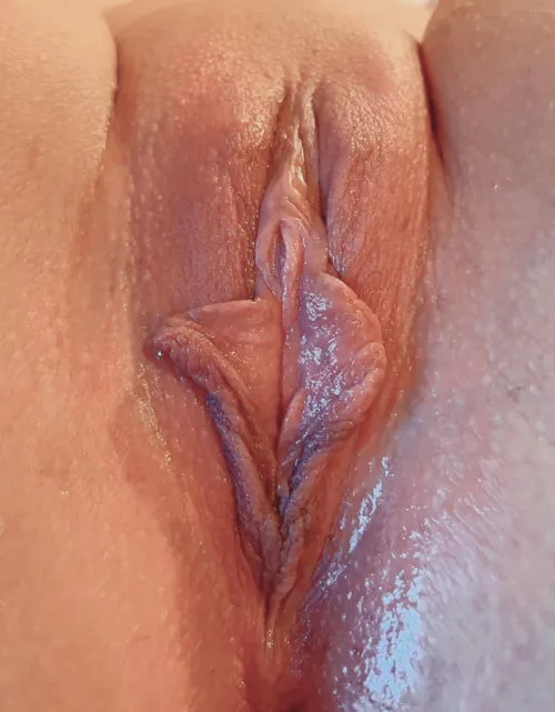 This is how wet I get when I’m horny [OC]