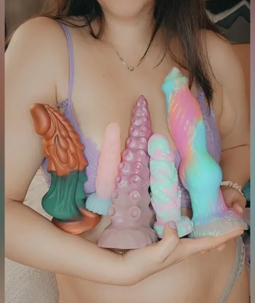 Wanna pick my toy? 😈