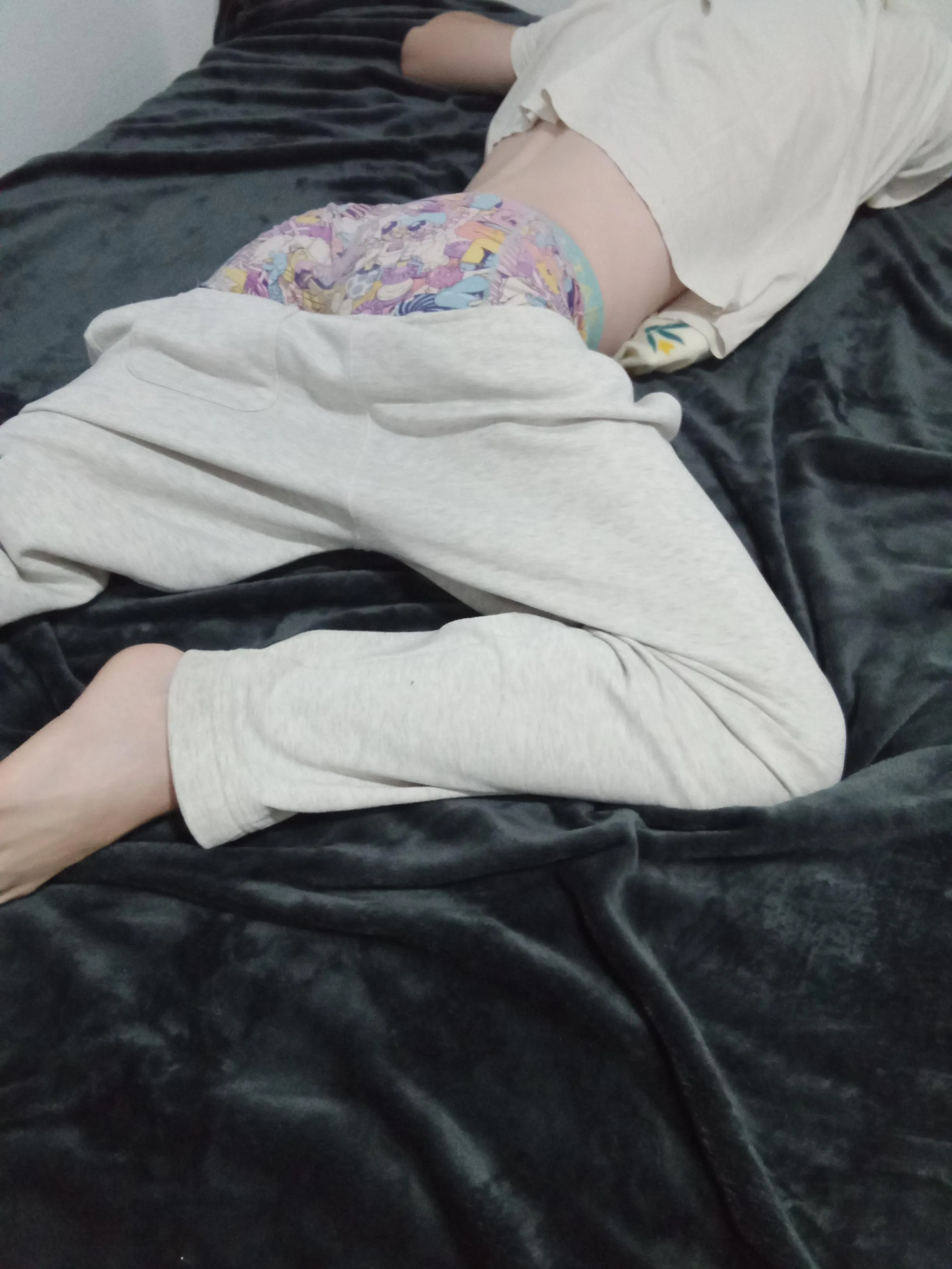 Wanna sleep with me...? 😴