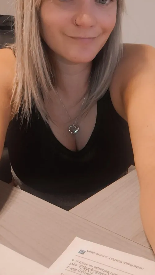 Would you date a 31 year old MILF