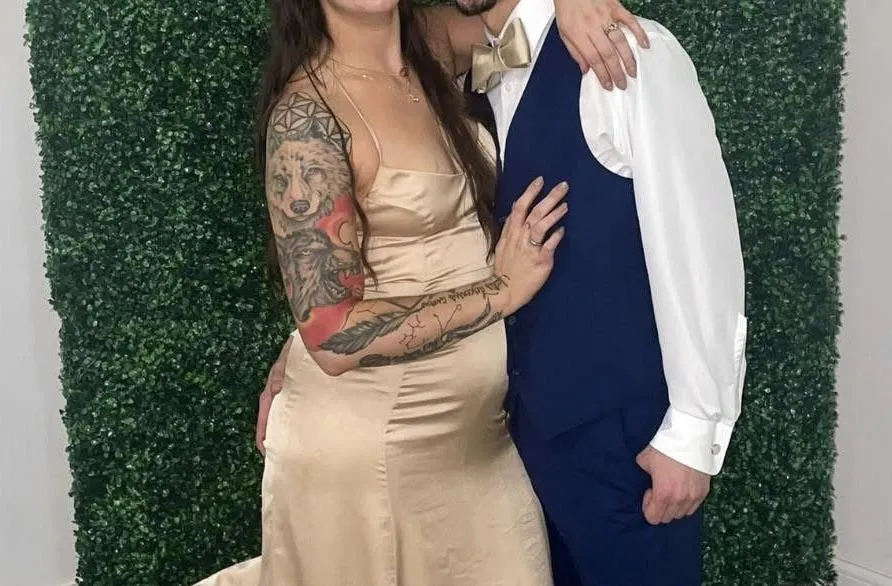 34/32 [MF4M] Las Vegas - Hotwife Couple looking for M to join us 3/22