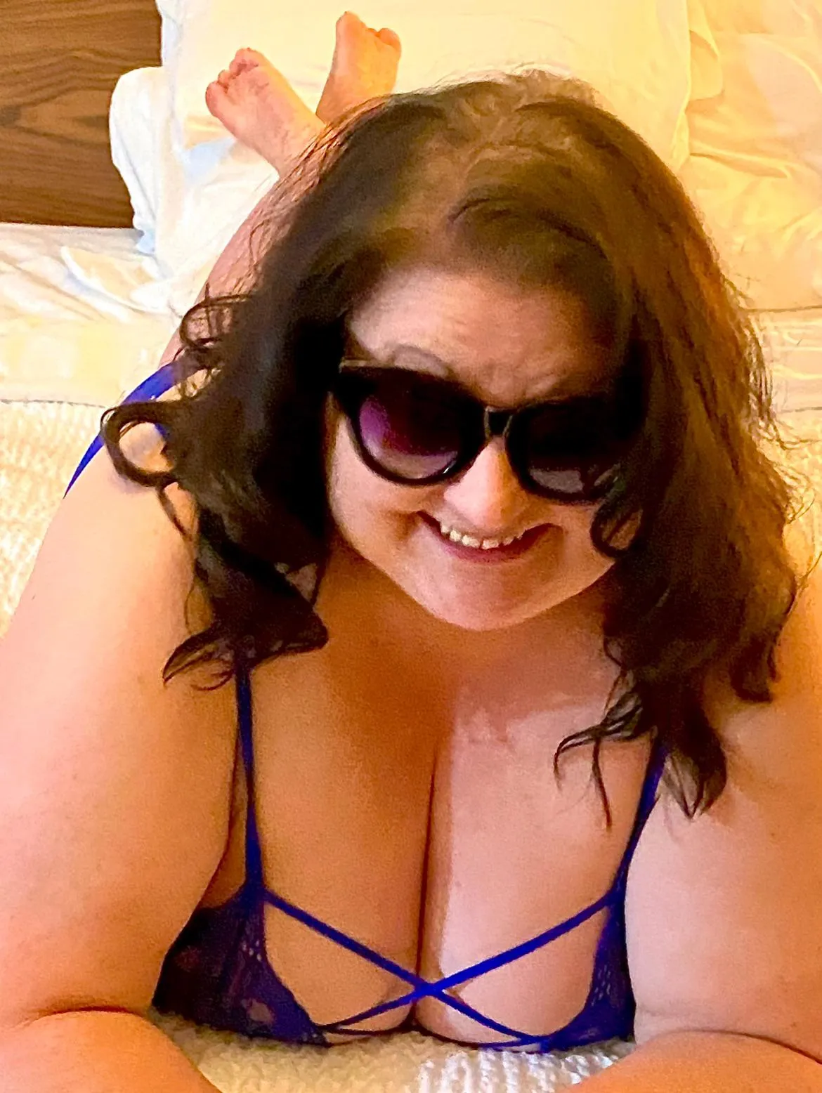 A quick pose for you tonight.