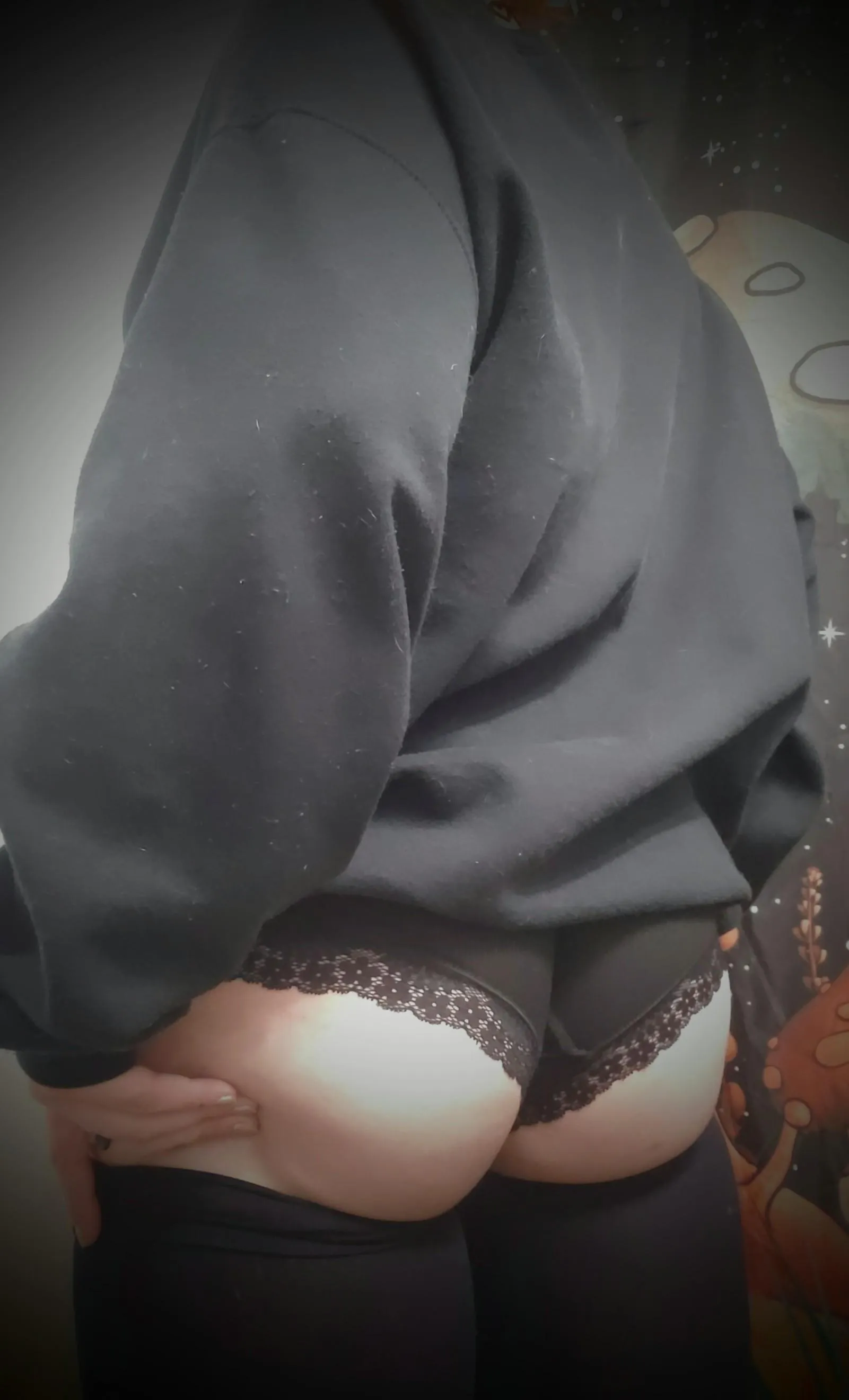 Holding my clothed ass♡