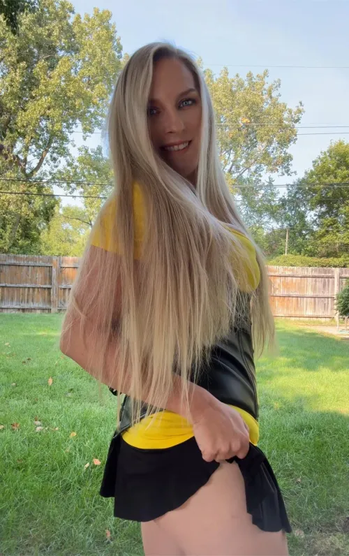 I'm thinking I might grow my hair about 10-12 more inches, what do you think?