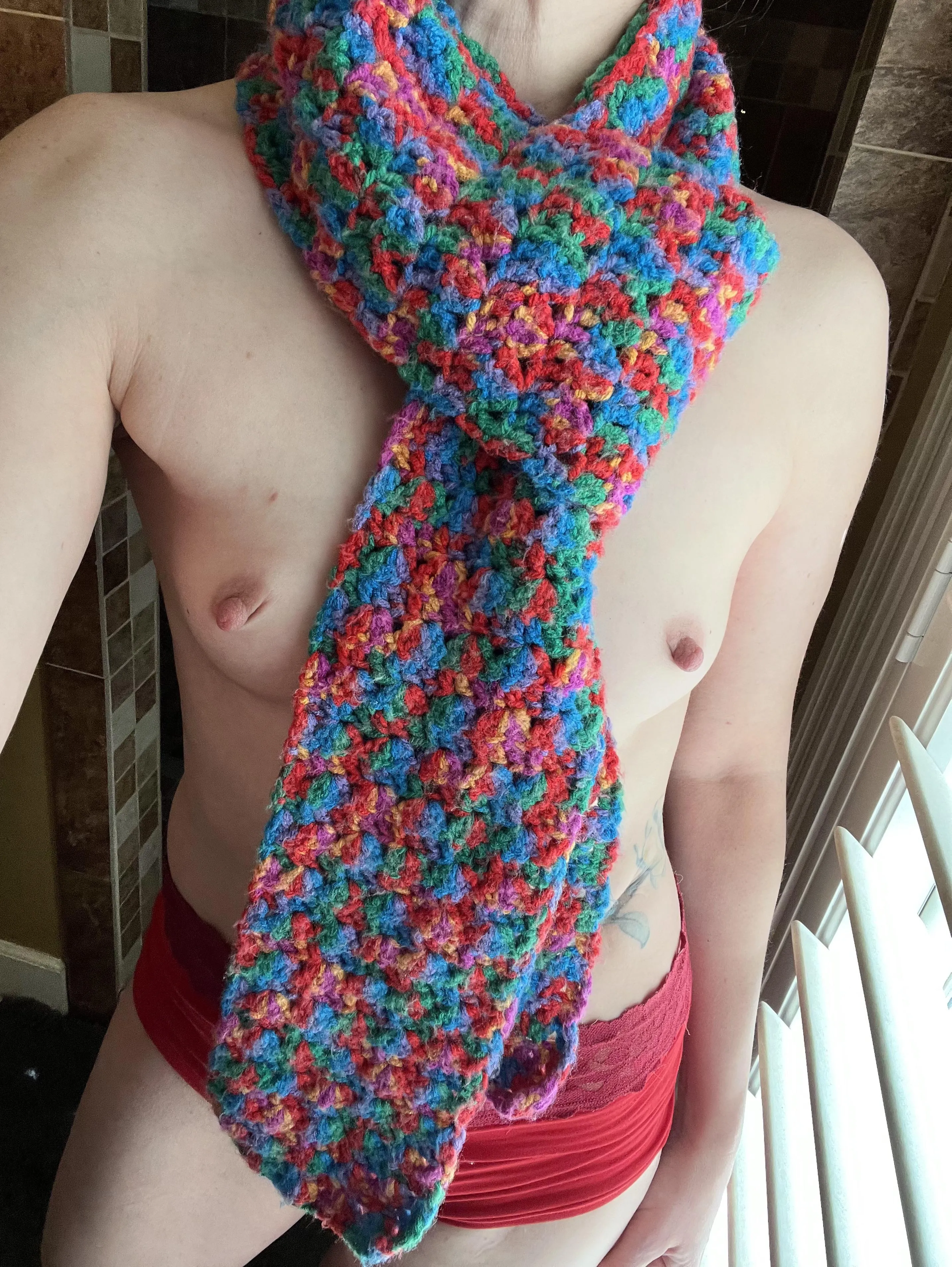 It’s warming up a bit, so I can probably get away with wearing my scarf like this, right? 😁