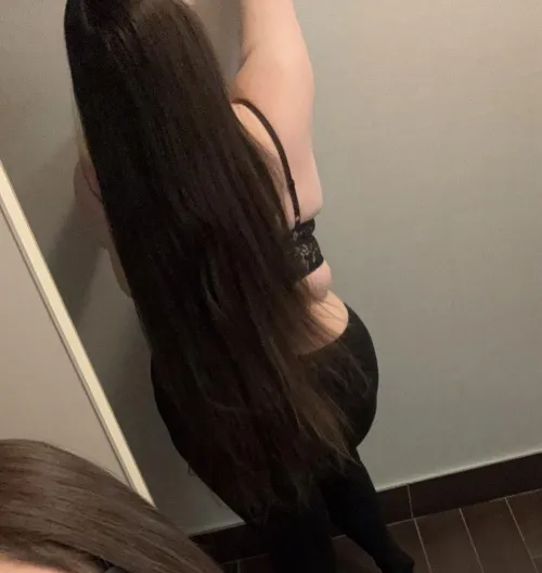long hair is covering my ass
