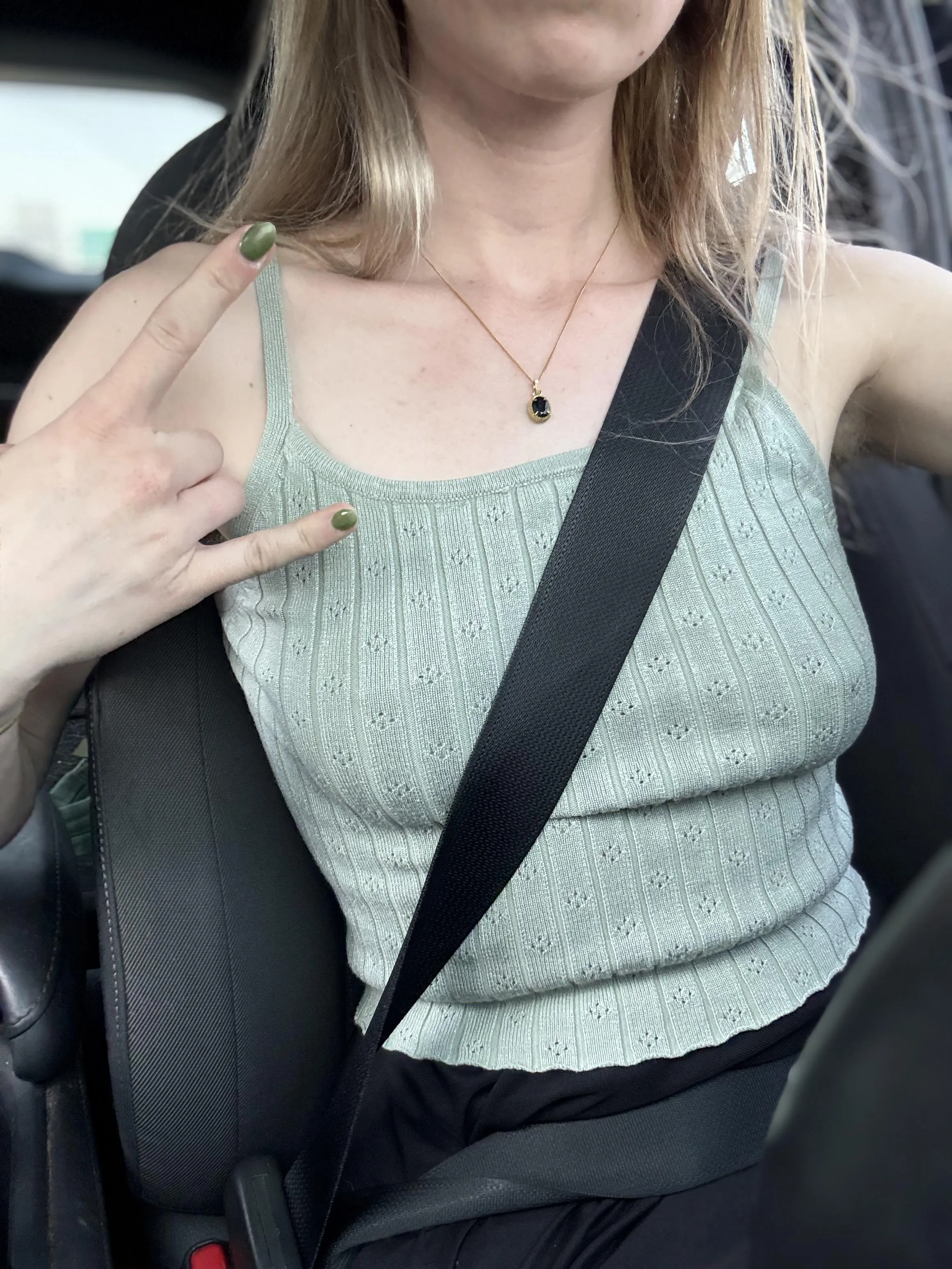 People still wear bras?? That’s funny lol