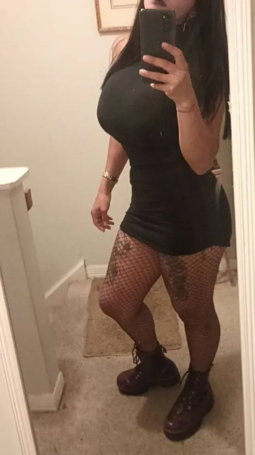 We are a couple looking for sexy friends to have unforgettable experiences.