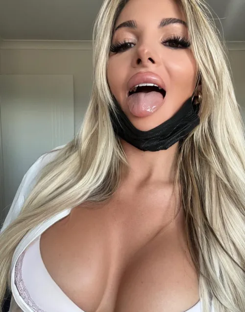 What would you use first? 1.👉🏼 2.👅 3.🍆