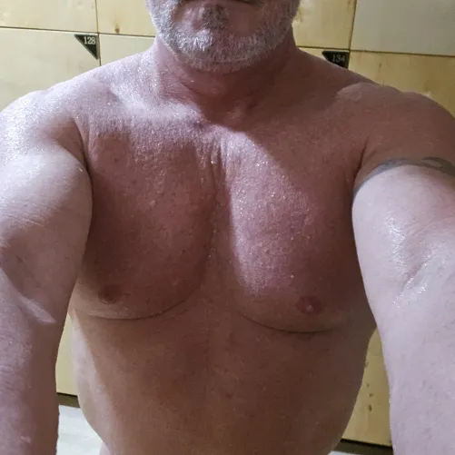 Any Hung Twinks out there? [M4M]