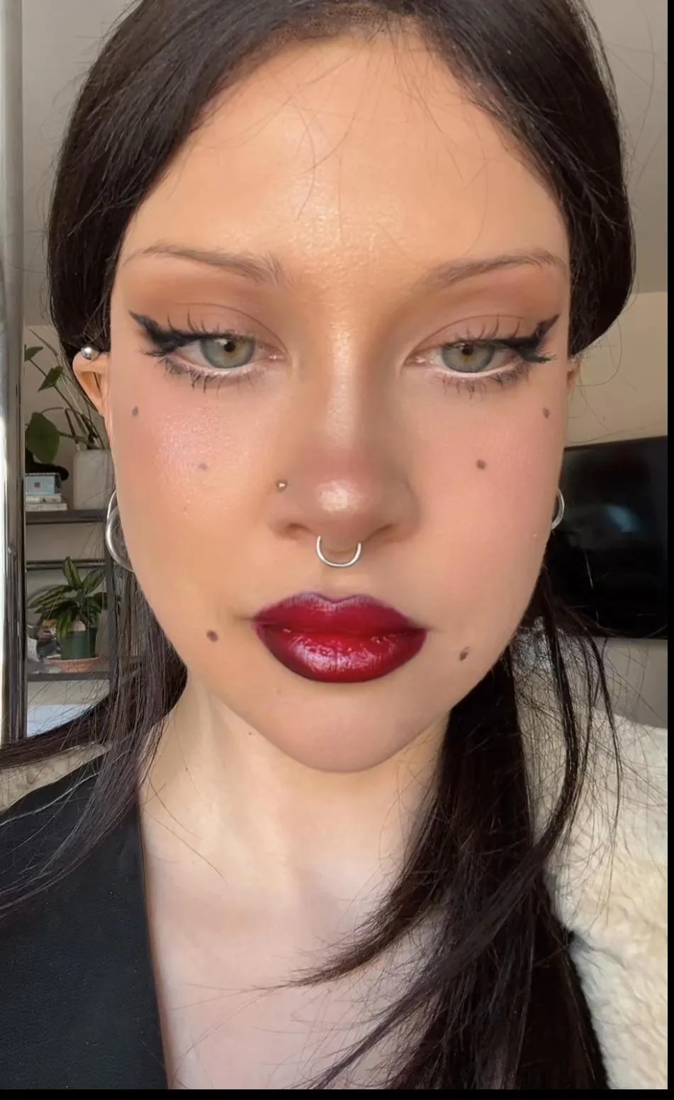 Hey y’all I’m Sam, your alt Dommey Mommy who loves cosplay, video games, shapeshifting and control 😘