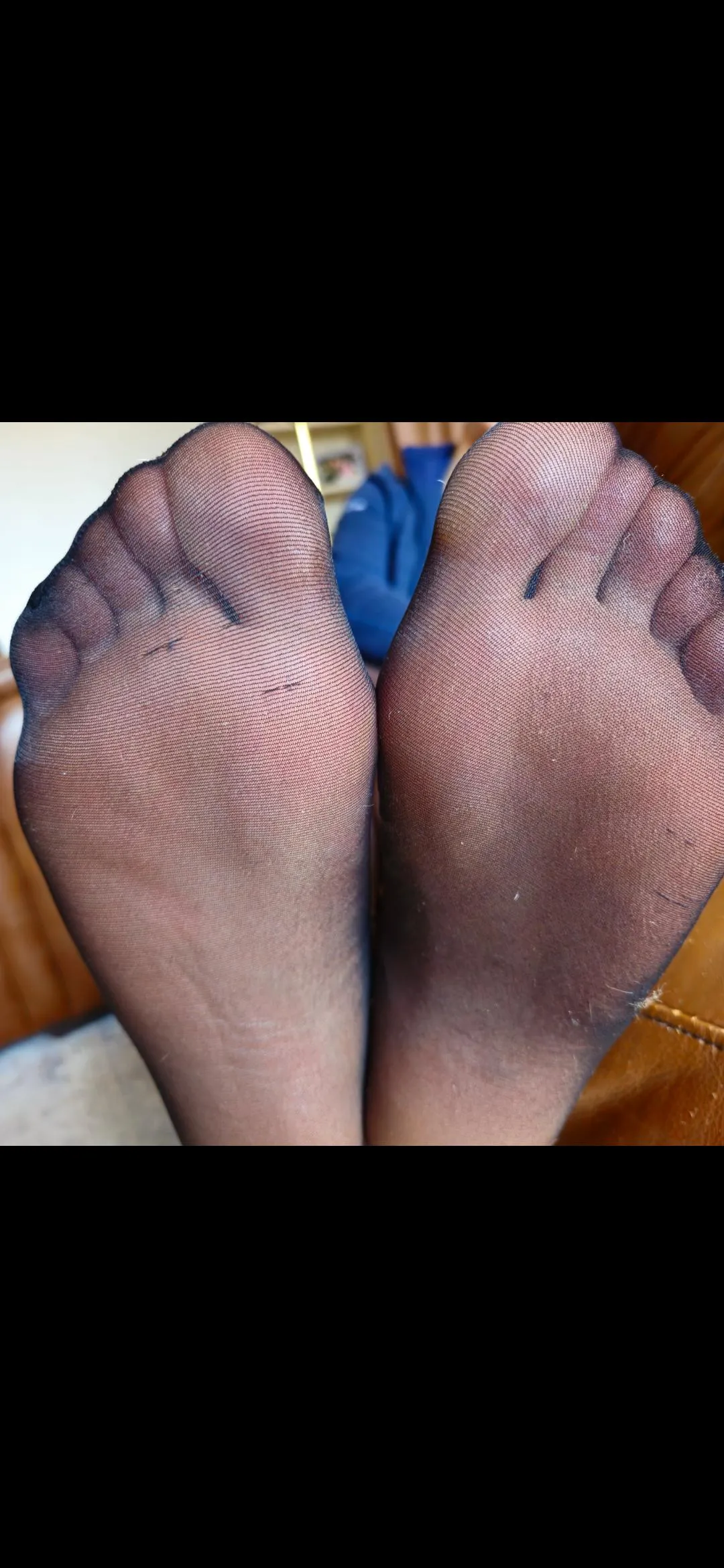 I've been wearing nylons and sneakers for 9 hours today 🥵🥵 what do you think my feet smell like?