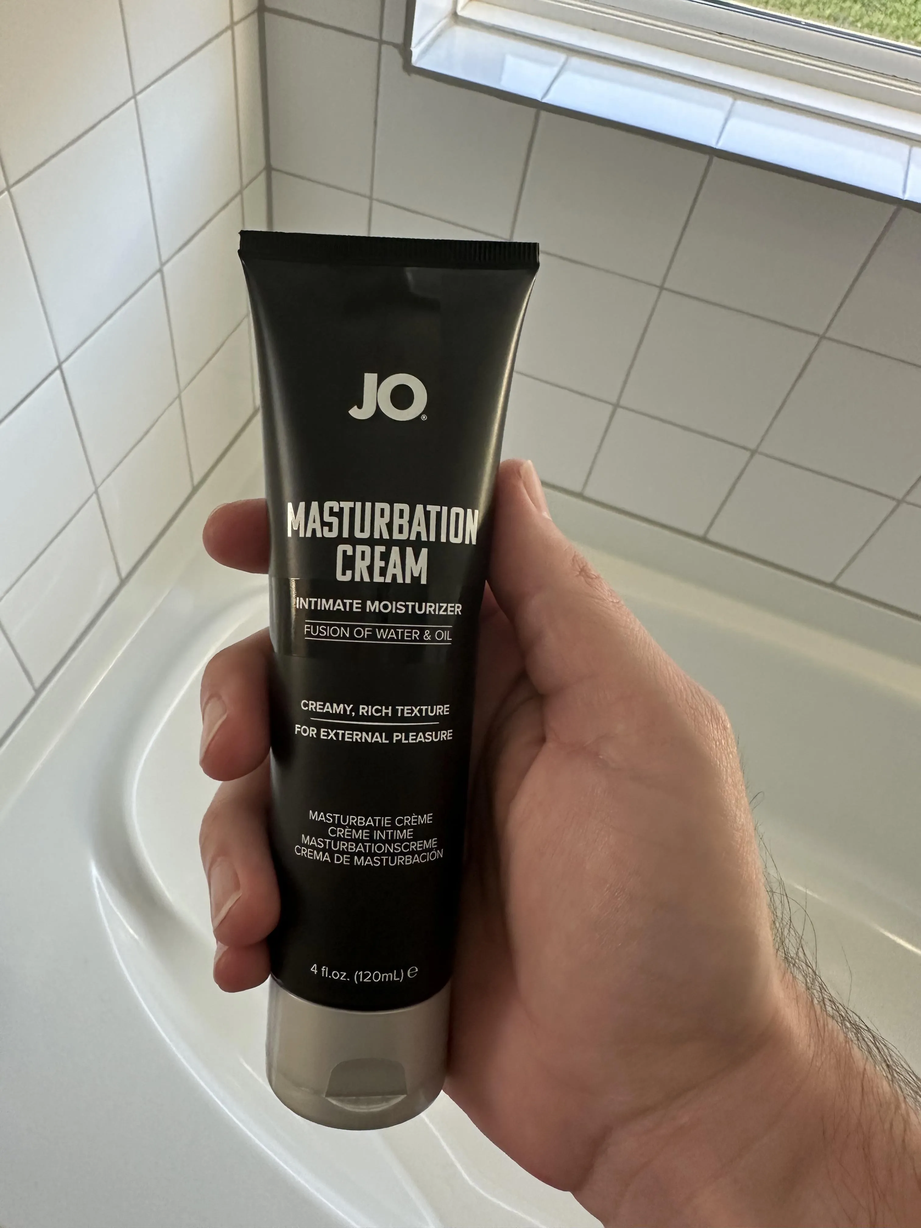 [33] | just got this masturbation cream I wanna try with someone - hosting SE side