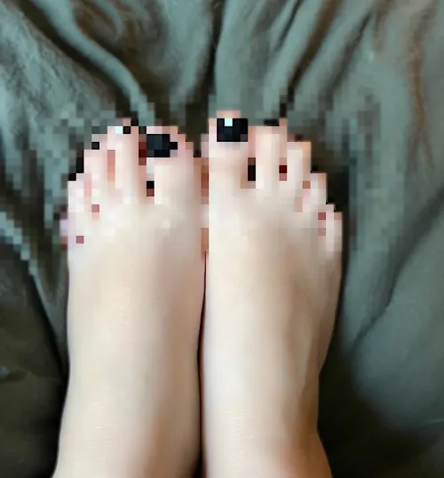 can you handle sexy pixel toes on a Sunday?