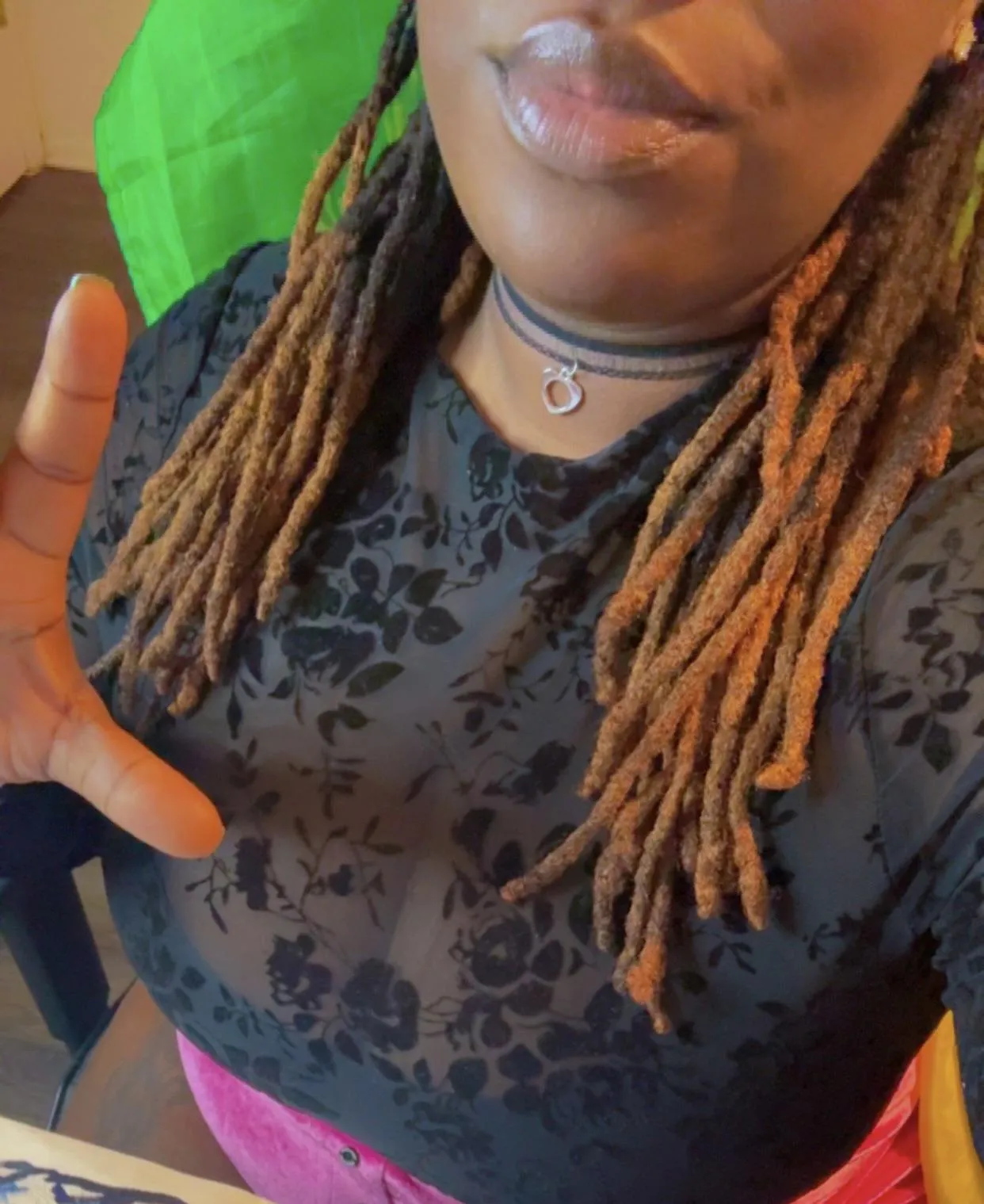 Catch me while I’m on my birthday live on loyal fans 🥳 (throne link in comments & bio 🧁)