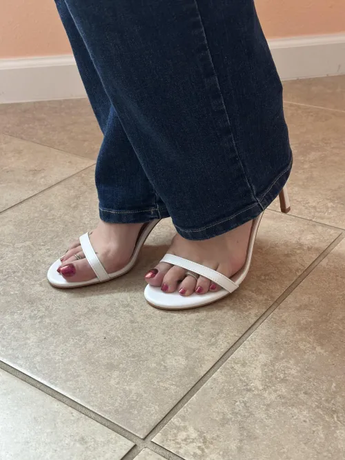 Do you think anyone at the store will stare at my feet