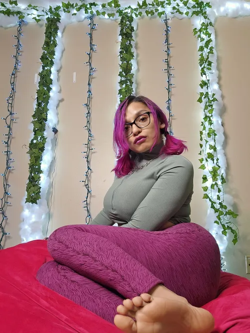 Enjoy my feet over and over again