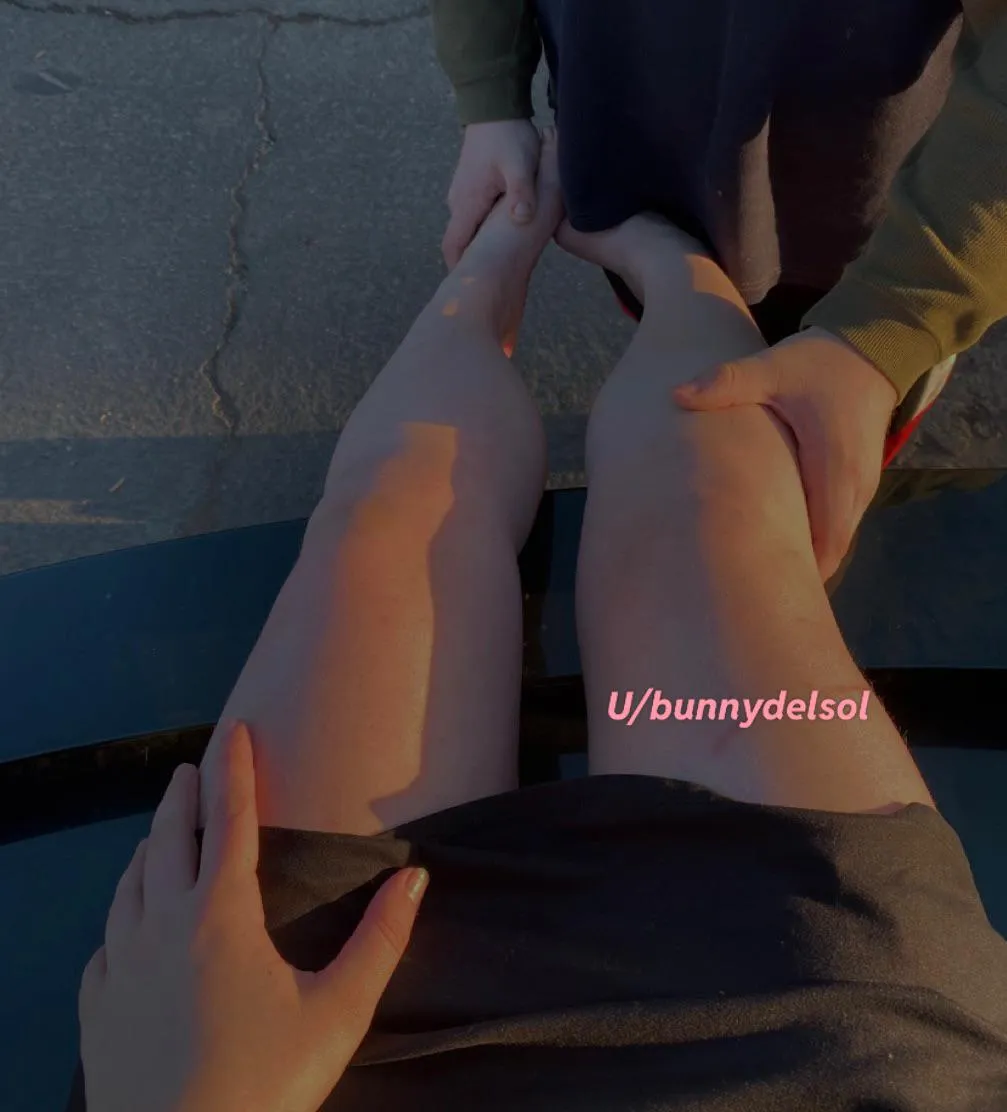 He rubs my feet while you pay my bills🤭🫶🏻