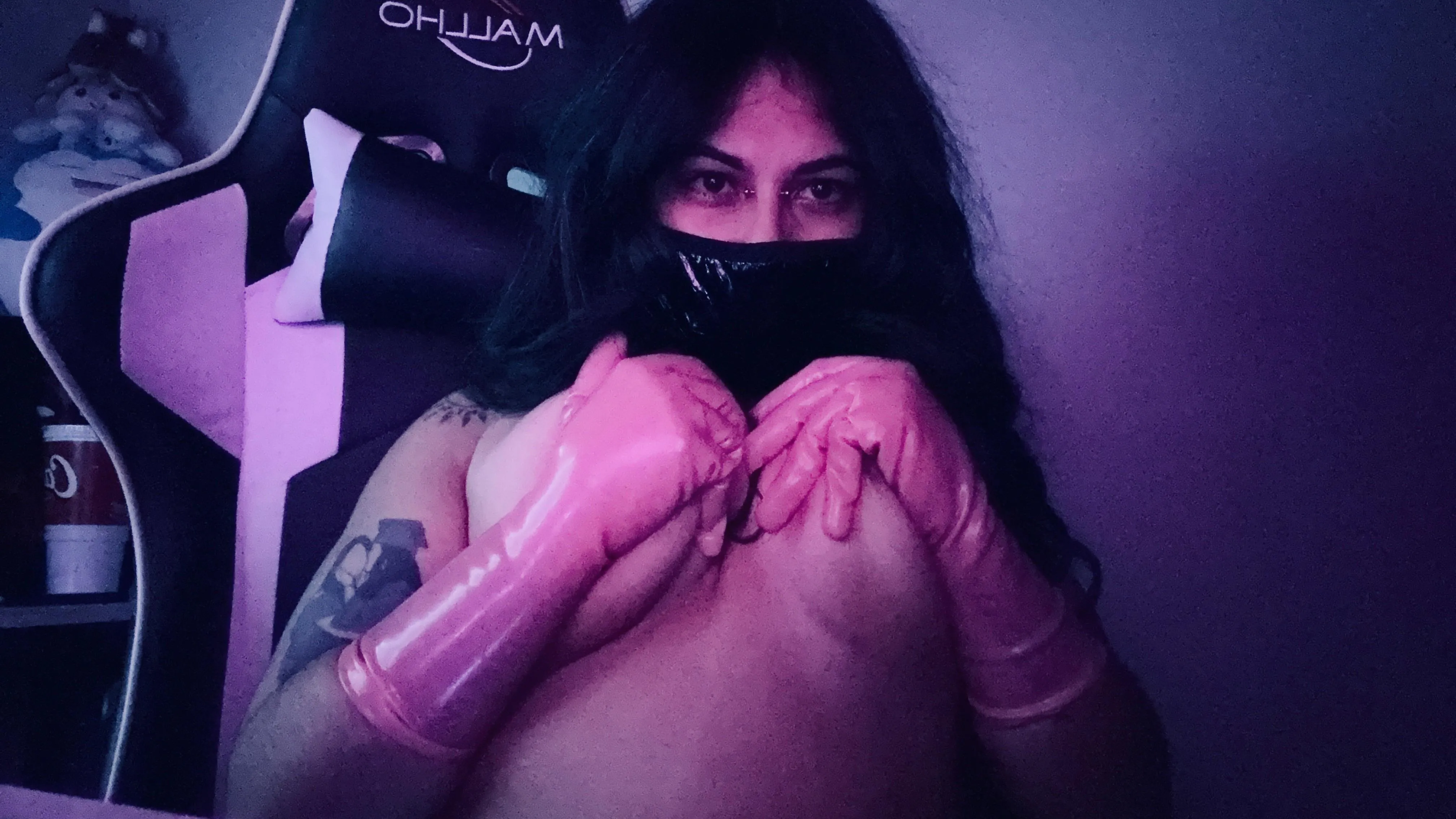 I’m hypnotizing you