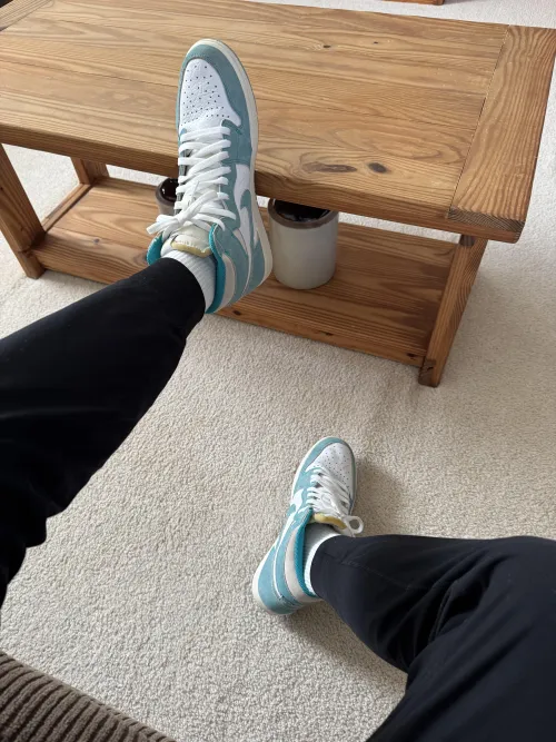 It’s normal for college guys to get hard from their sneakers right? (DMs open;)