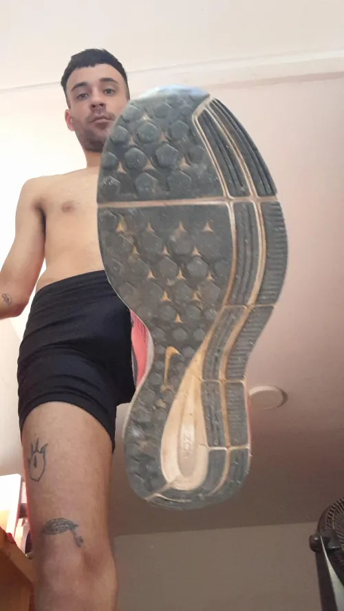 I've been thinking a lot about these sneakers... do you want to see them closer?