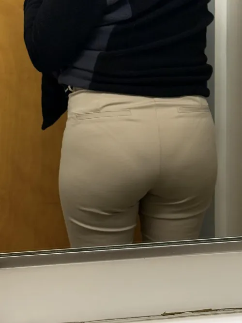 Love showing these panty lines at work. Brazilians make the best!