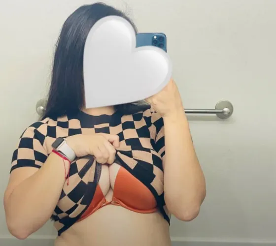 My boobs only wear the best ✨😋