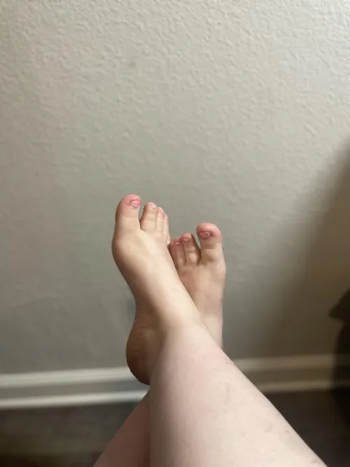 Nothing beats a Saturday pedicure 🤭💕