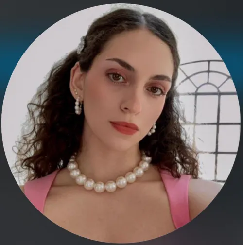 Rosa Maria Zazueta Zambada. Granddaughter of El Mayo and Rosario Niebla Cardoza. According to Luis Chaparro she’s daughter of Maria Teresa Zambada Niebla (widow of El Javi Diaz), half-sister of Mayte Diaz Zambada.