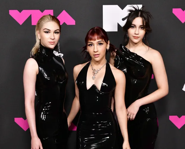 The Warning girls in full Latex